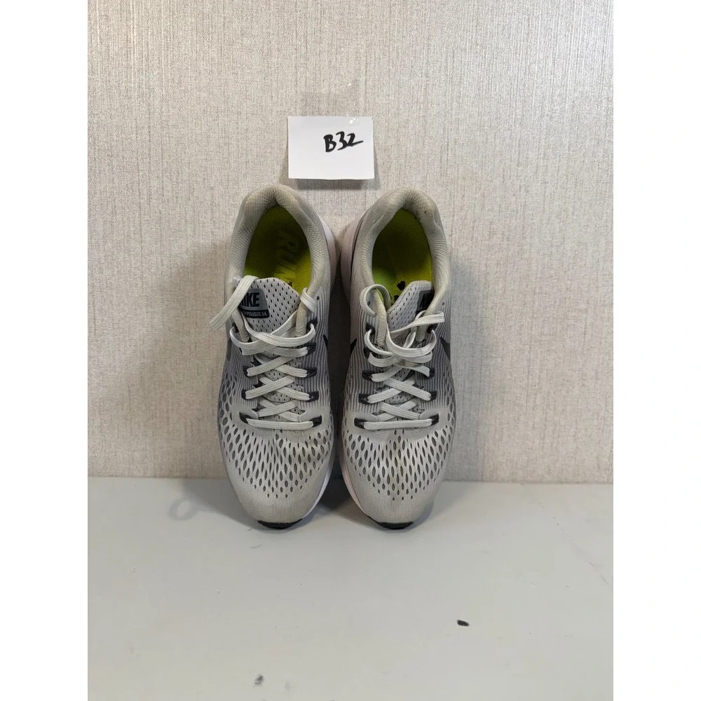 Nike Air Zoom Pegasus‎ 34 Women's Size 8 Running Shoes Gray